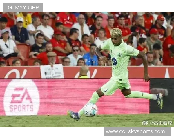 巴萨球员完成本周最后一次训练弗里克再度缺席引发关注