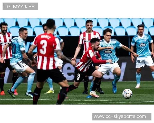 西甲球员开场静止抗议引发热议赛事转播俯瞰球场长达20秒 西甲球员开场静止抗议引发热议赛事转播俯瞰球场长达20秒