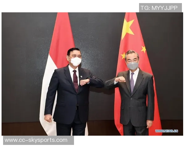 女主持与皮尔斯默契合作皮尔斯直言不愿与他人共做播客 女主持与皮尔斯默契合作皮尔斯直言不愿与他人共做播客