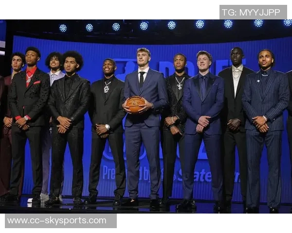 美媒评选25年选秀重排杨瀚森跃升至第九名一球员排名大幅提升28位